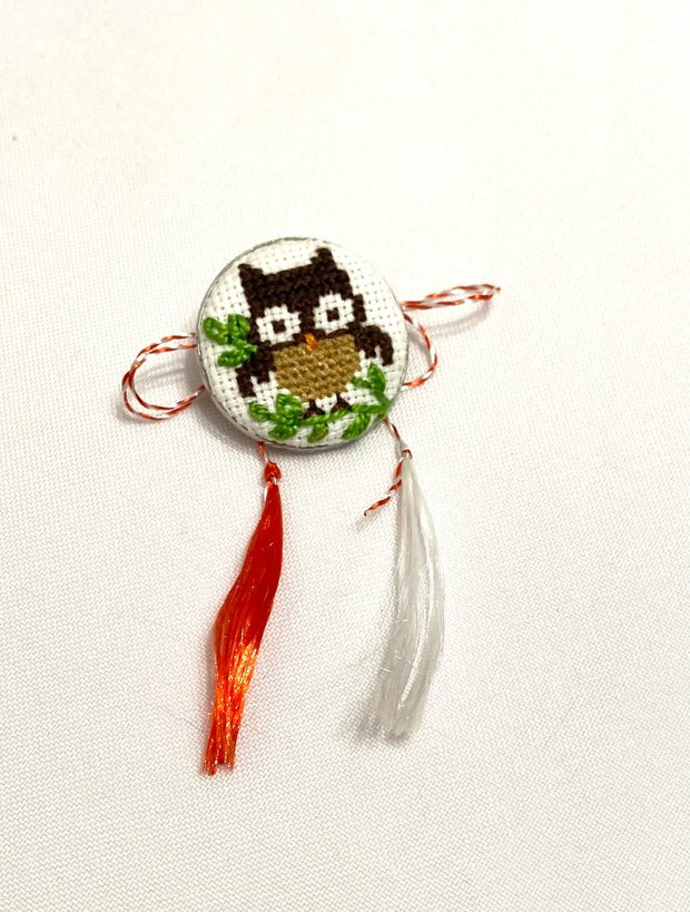 Brosa - martisor cu broderie manuala