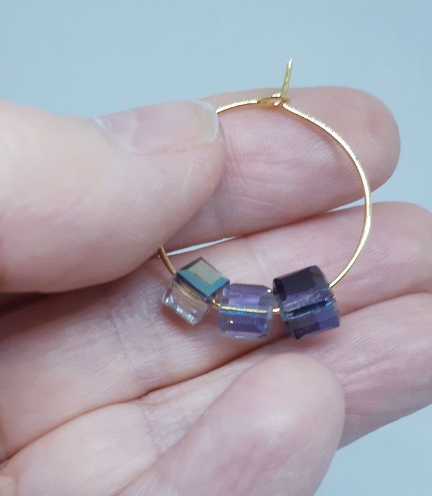 Cercei circulari cu cuburi de sticla Swarovski