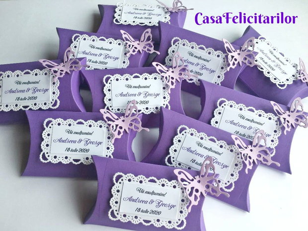 Cutii mărturii nuntă - mov cu fluture