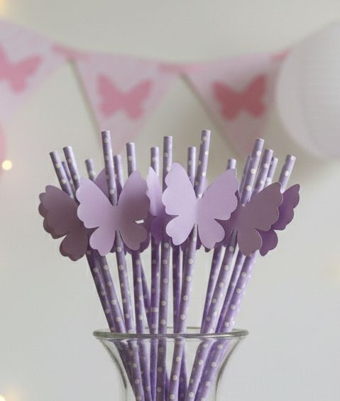 Paie suc decorate cu fluturi