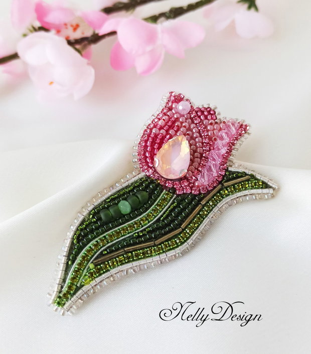 Rezervat - Lalea - Brosa-martisor broderie manuala