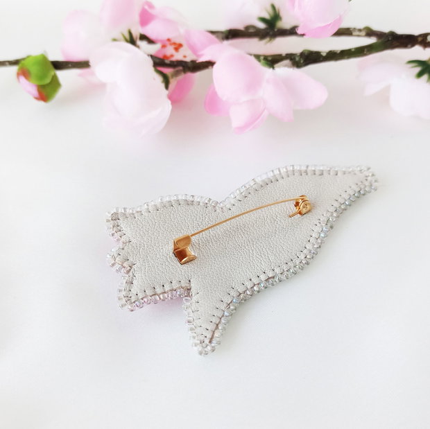 Rezervat - Lalea - Brosa-martisor broderie manuala