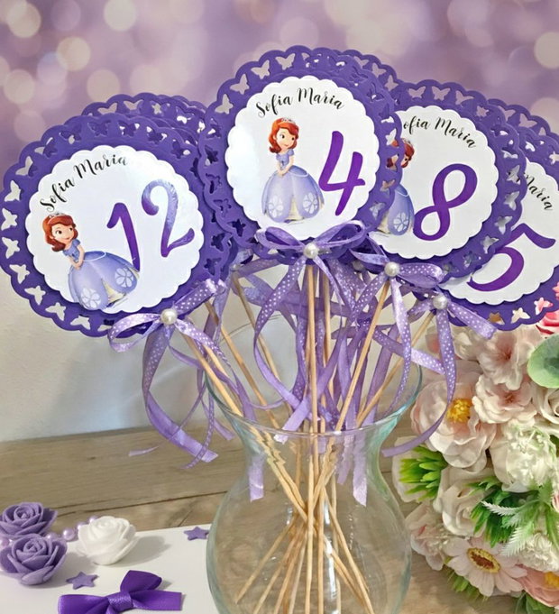 Numere masă botez Prințesa Sofia pentru aranjamentele florale
