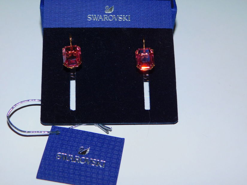 SWAROVSKI,  cercei   cristal, originali, ambalaj original,  superbi , noi  etichete atasate, ambalaje  originale