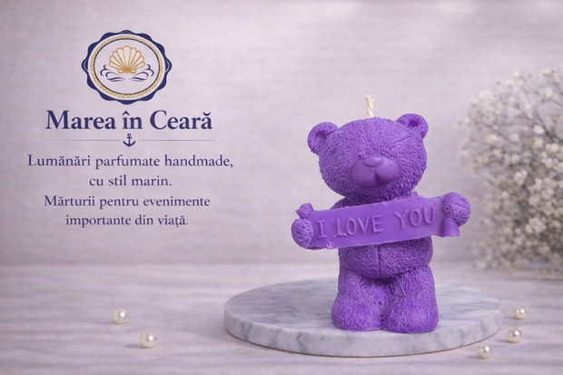 Lumânare decorativă handmade Ursuleț din ceară de soia, cadou special