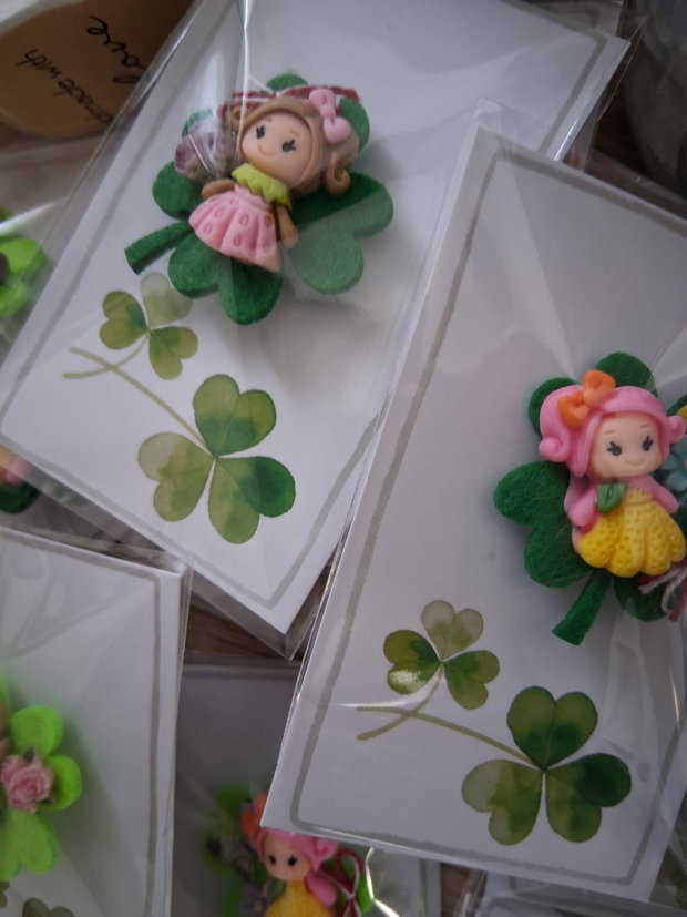 Martisor fetite cu codite