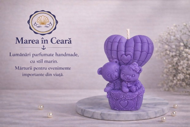 Lumânare decorativă handmade Cuplu ursuleți cu inimă ceară de soia, ideală ca mărturie