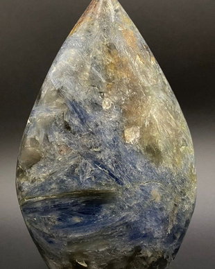 Cianit - Sculptura piatra semipretioasa