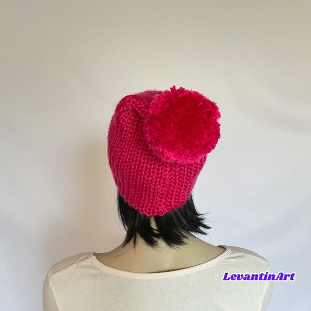 Fes gros roz fucsia cu mot supradimensionat. Fes dama crosetat. Caciula femei, tricotata manual