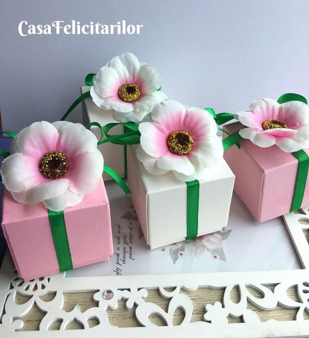 Cutii mărturii nuntă/ botez decorate cu floare