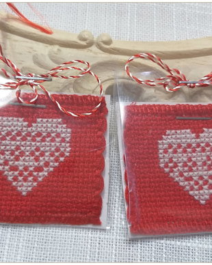 MARTISOR CUSUT CU MOTIV POPULAR-INIMIOARA