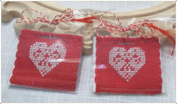 MARTISOR CUSUT CU MOTIV POPULAR-INIMIOARA