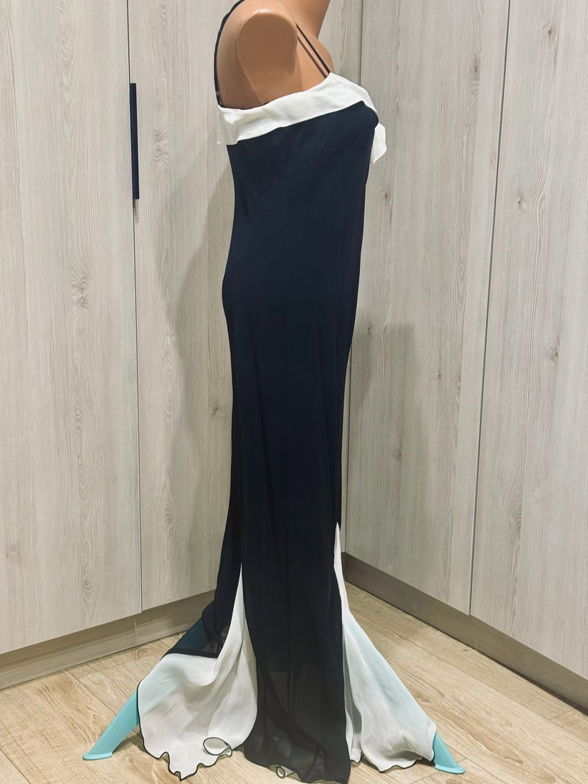 ELEGANTA SI RAFINATA ROCHIE ALB/NEGRU VASCOZA MARIME 12