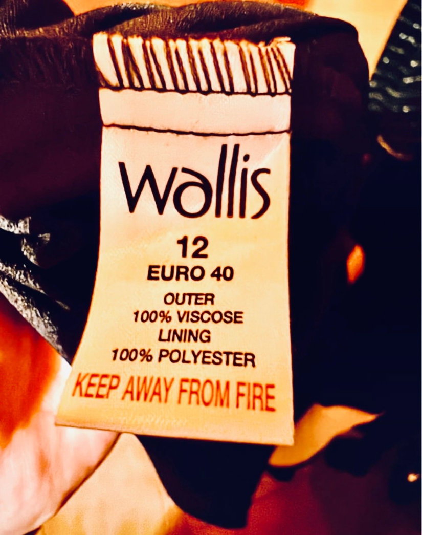 ELEGANTA SI RAFINATA ROCHIE ALB/NEGRU VASCOZA MARIME 12