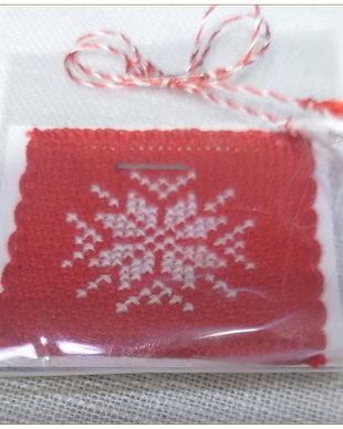 MARTISOR CUSUT CU MOTIV POPULAR