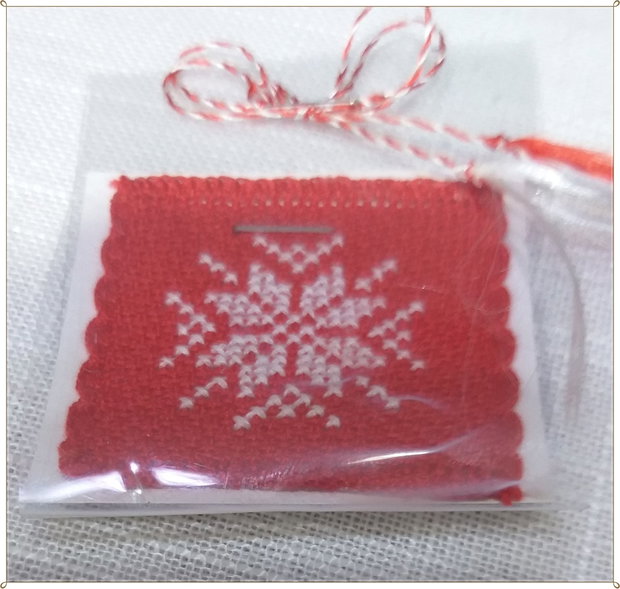 MARTISOR CUSUT CU MOTIV POPULAR