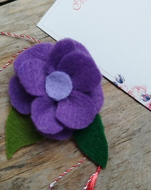 Brosa floare fetru, martisor