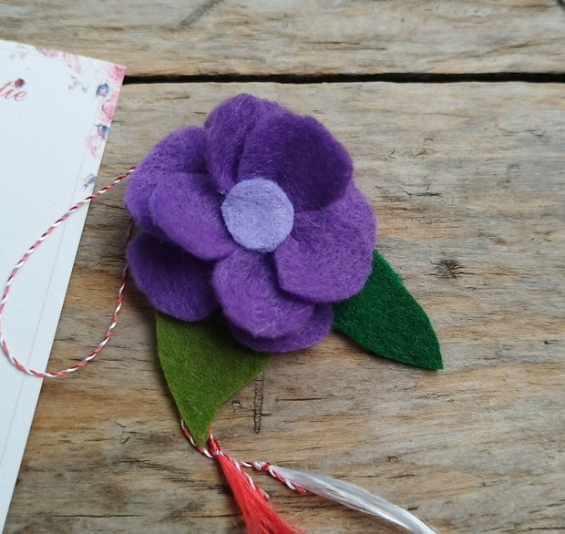 Brosa floare fetru, martisor