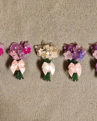 Beaded bouquet mov și alb