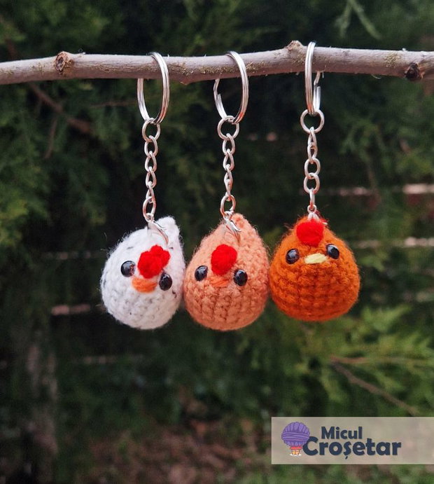 Gainuse breloc - Povesti la purtator - Martisor crosetat