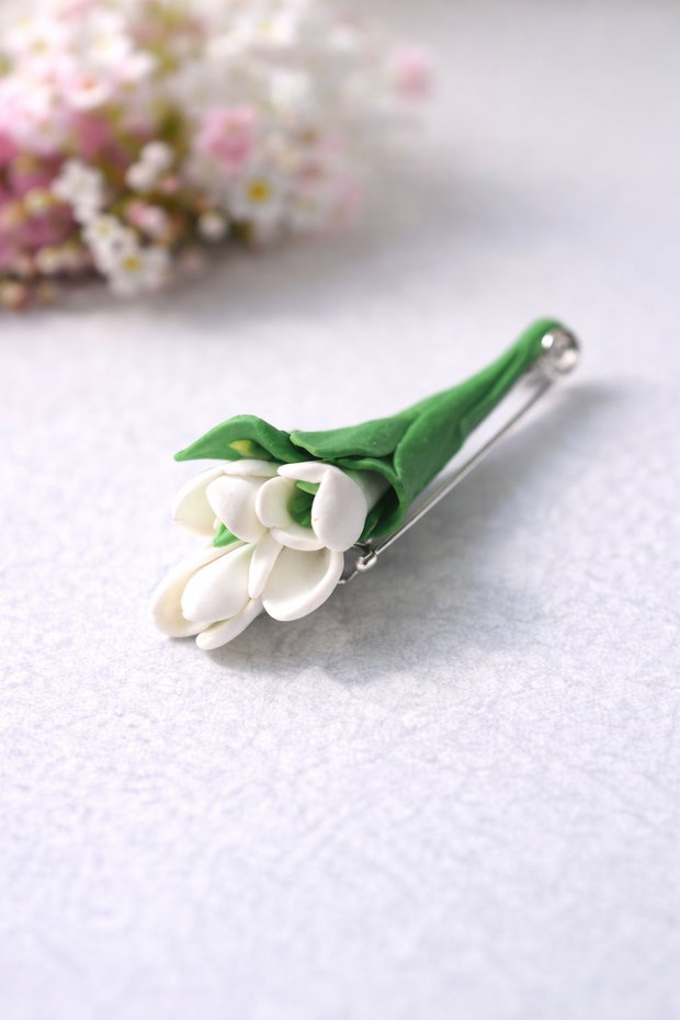 Broșe florale handmade din lut polimeric.