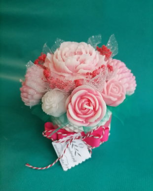 Aranjament floral din lumânări parfumate din ceară de soia  handmade, unicat