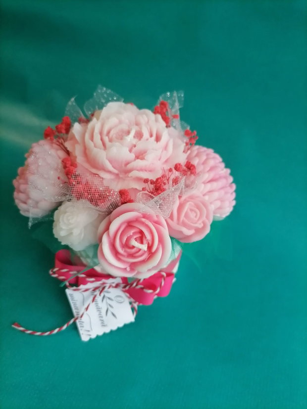 Aranjament floral din lumânări parfumate din ceară de soia handmade, unicat