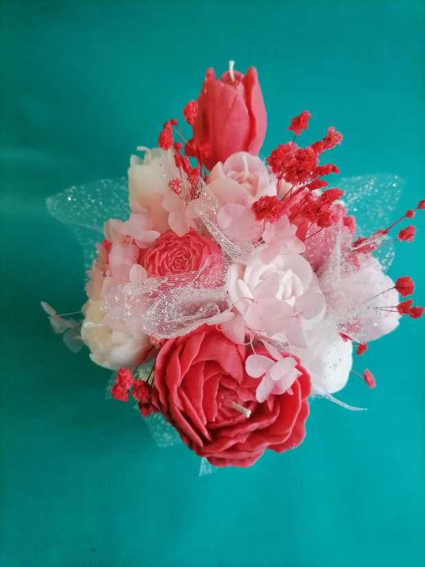 Aranjament floral din lumânări parfumate din ceară de soia handmade, unicat