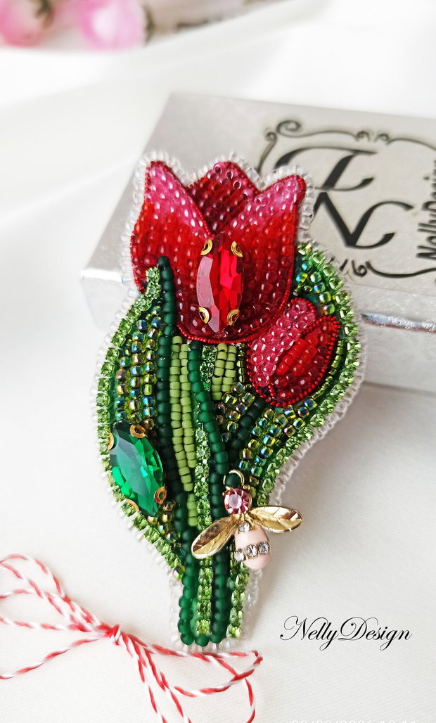 Lalea - Brosa broderie manuala