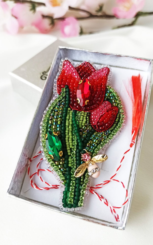 Lalea - Brosa broderie manuala