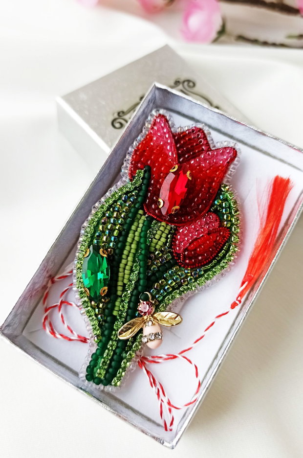 Lalea - Brosa broderie manuala