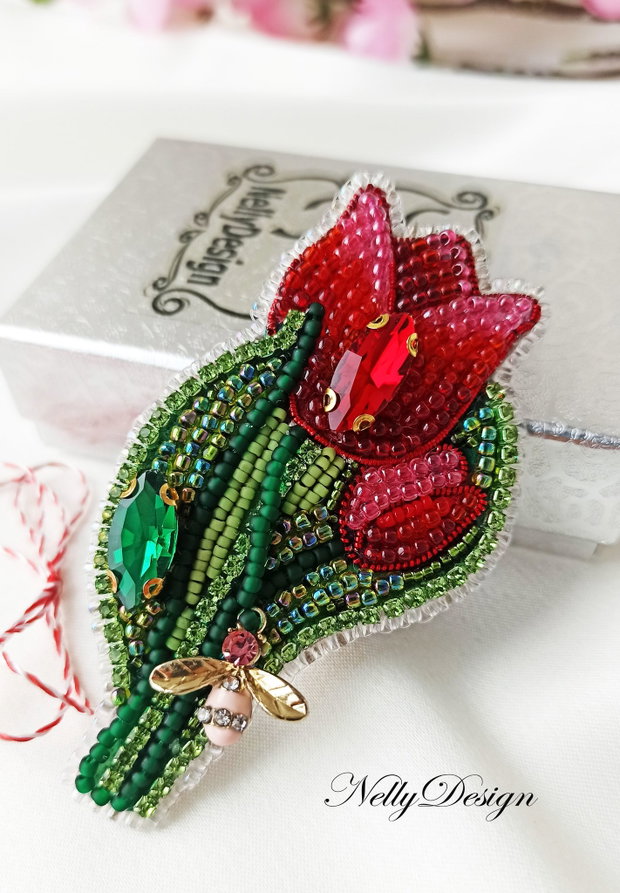 Lalea - Brosa broderie manuala
