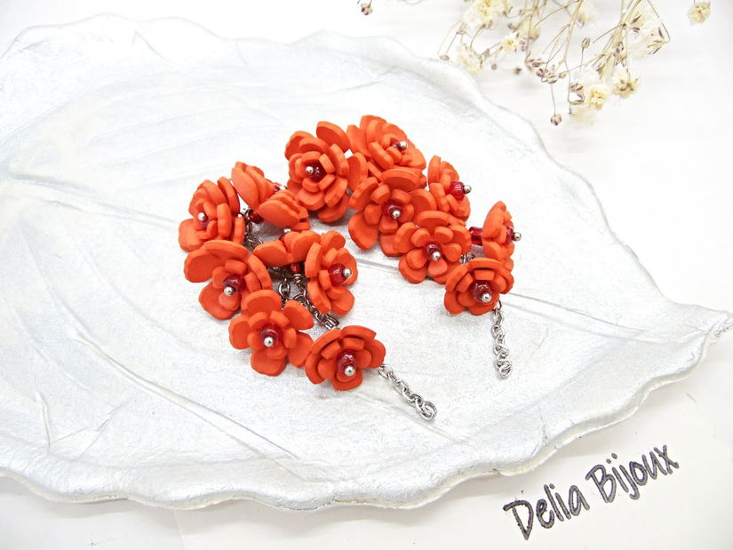 Cercei Handmade unicat cu flori rosii (cod1386)