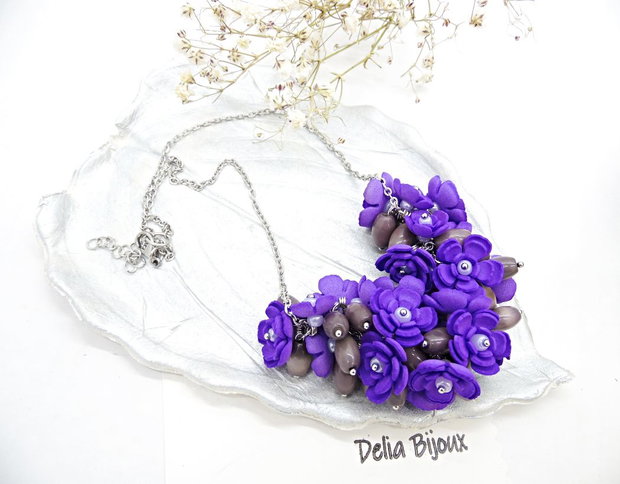Colier handmade statement cu flori mov - buchet floral pe lanț din inox (cod1387)