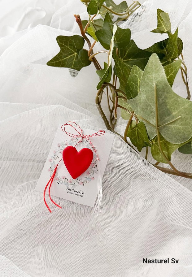 Brosa martisor: Inima