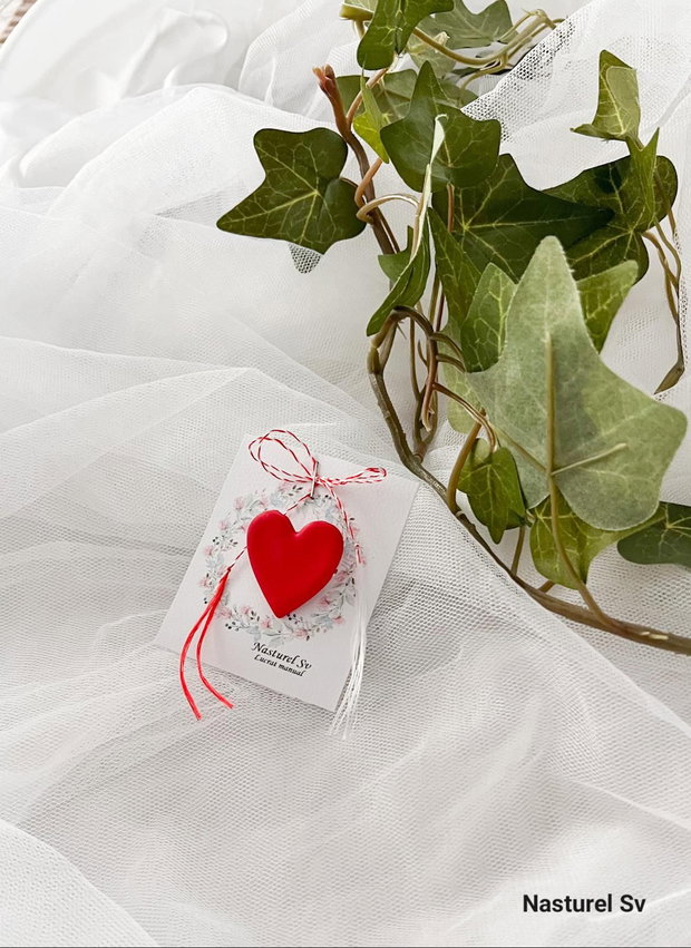 Brosa martisor: Inima