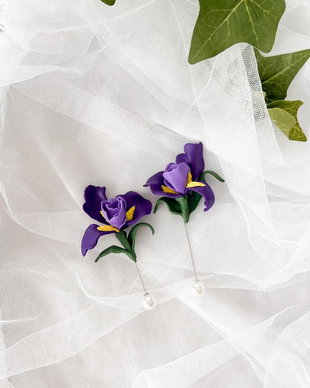 Pin martisor: Iris