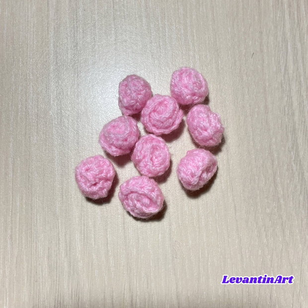 Set 10 muguri de trandafiri croșetați 1,5 cm, personalizabili cromatic. LA COMANDA