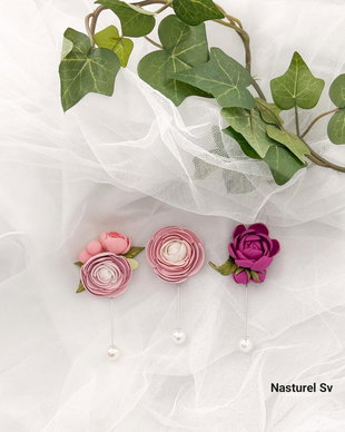 Pin martisor: Ranunculus si bujori