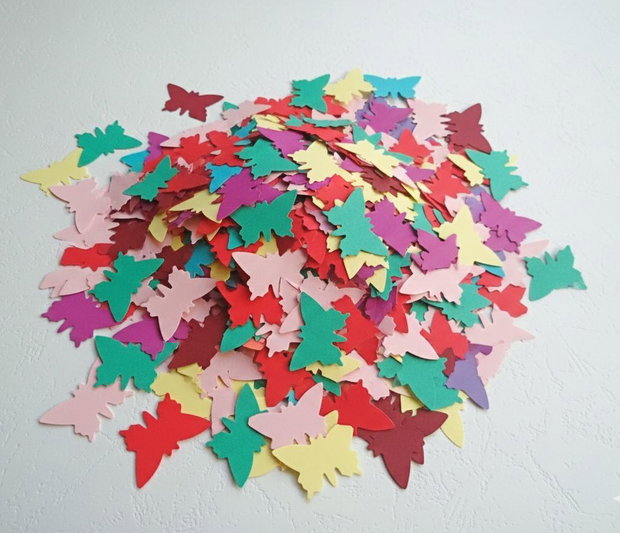 Confetti fluturași