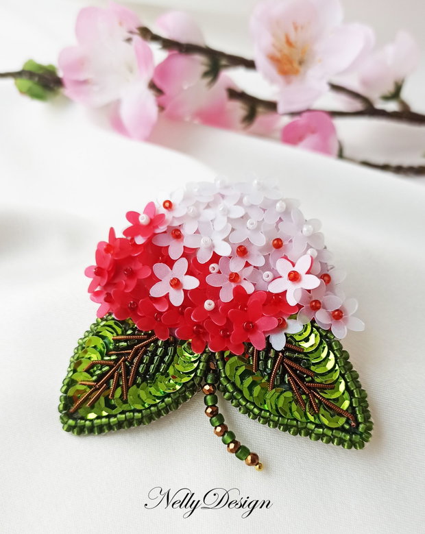 Brosa florala - broderie manuala