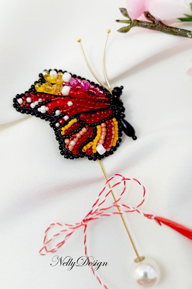 Fluturas - Brosa martisor broderie manuala