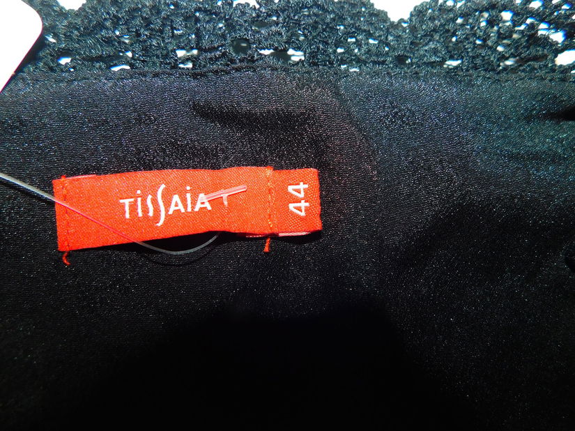 Rochie  noua  dantela , neagra , masura 44,   colier   cadou