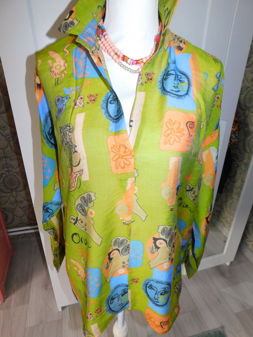 Bluza noua,  usoara,  estivala, masura 48 - 50 ,