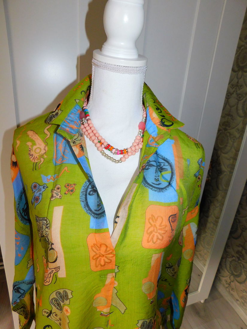 Bluza noua,  usoara,  estivala, masura 48 - 50 ,