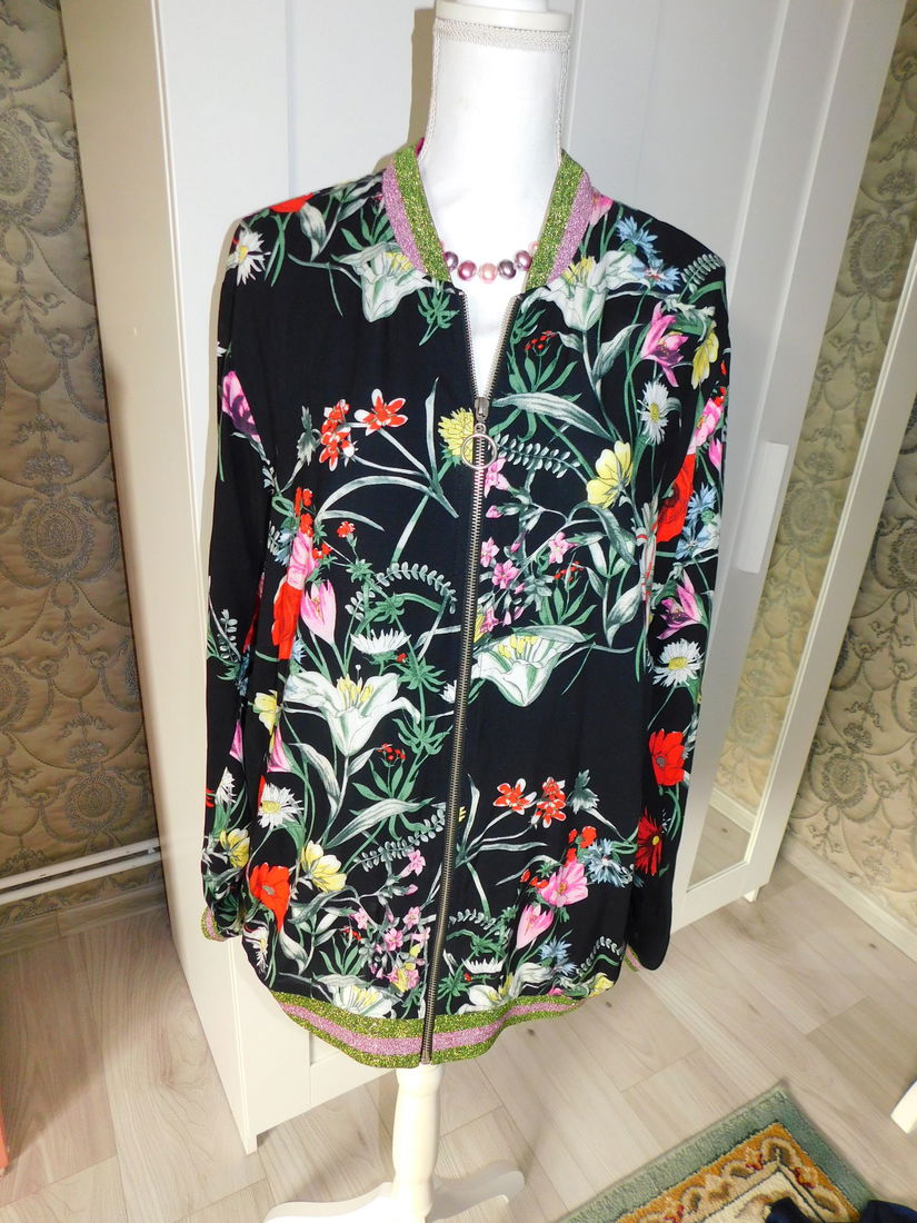 Blazer nou, usor , elegant, fin masura 52   -54