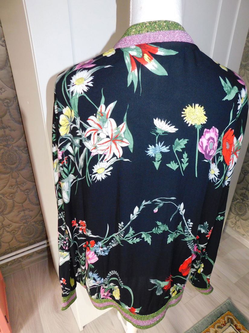 Blazer nou, usor , elegant, fin masura 52   -54