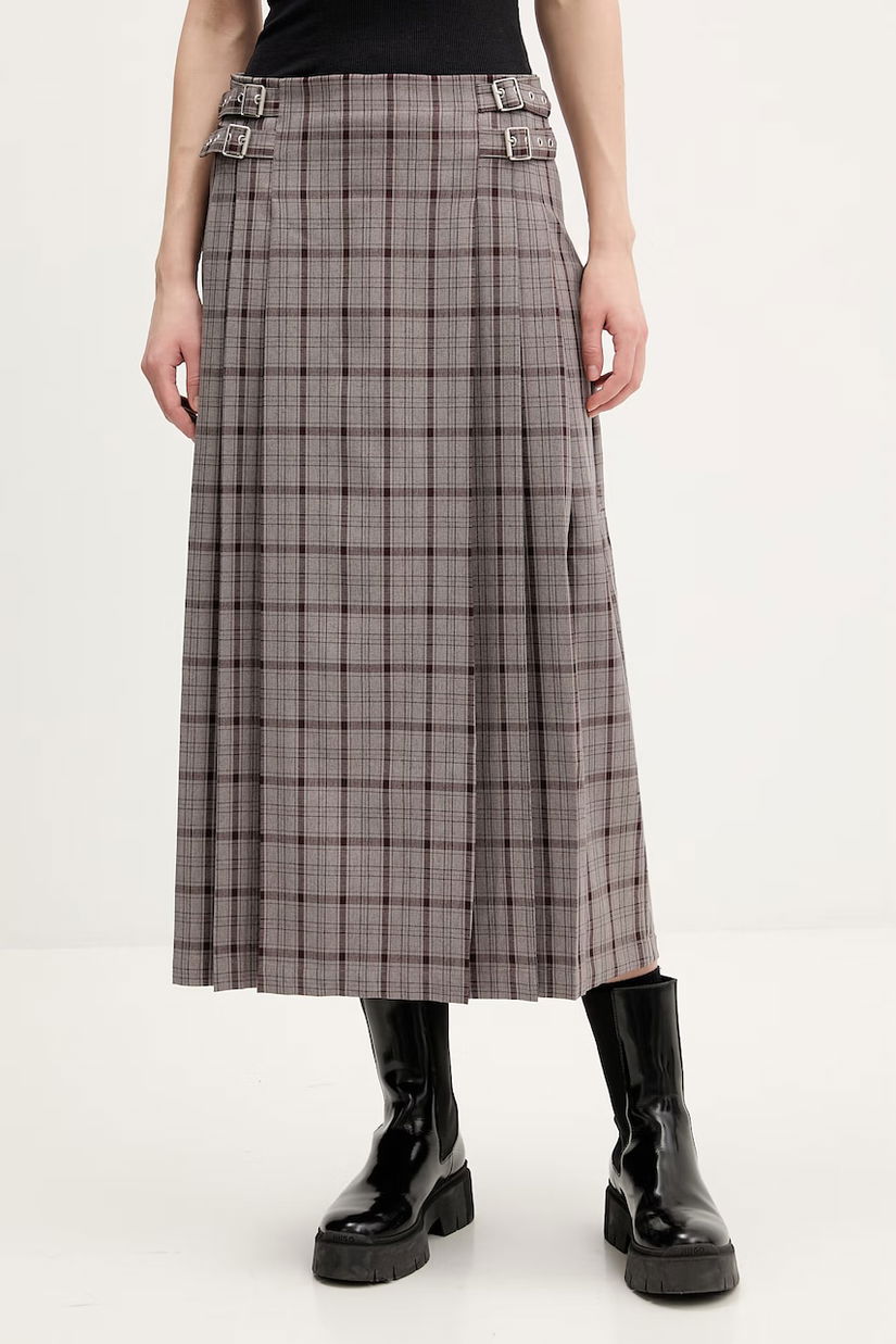 The Ragged Priest fustă