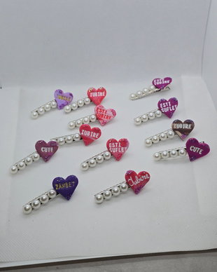 Clamă de păr handmade cu inimioară și perle  mesaj iubire, accesoriu pentru fetițe