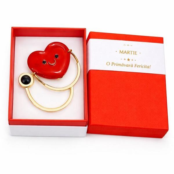 Broșă Mărțișor Inimă Roșie Tip Stetoscop